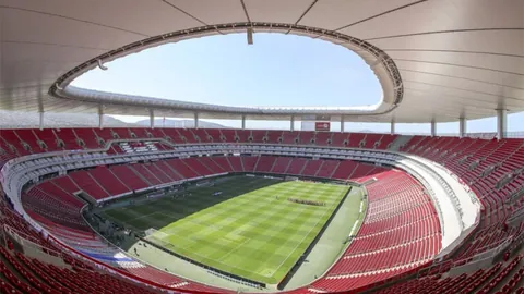 CBA第18轮星光熠熠：洛夫顿领衔，杨瀚森等名将入选最佳阵容